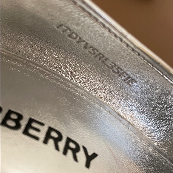 Burberry Heels Aubri Pointy Silver Leather Pumps Women's Size 38 - Picture 7 of 16